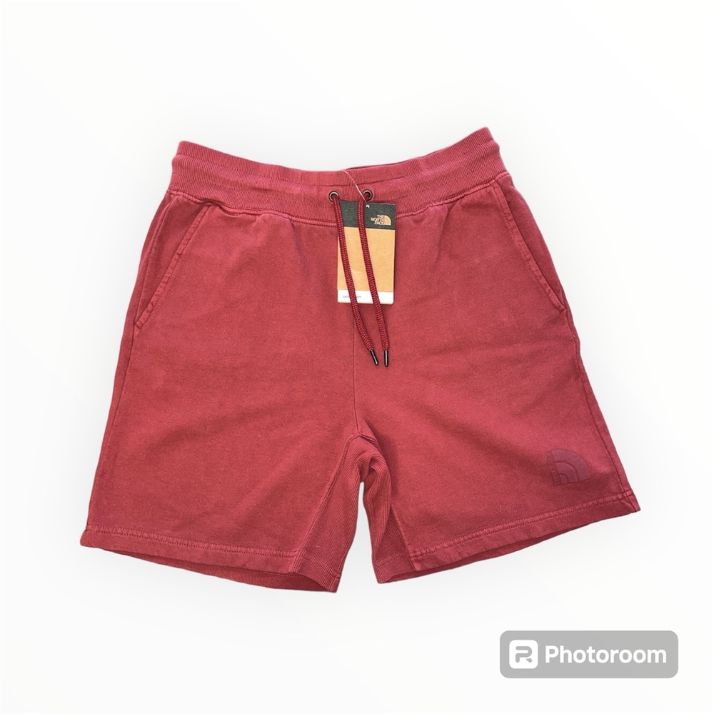 NWT Men’s The North Face Garment Dye 7” Shorts Cordovan Size S Reg
